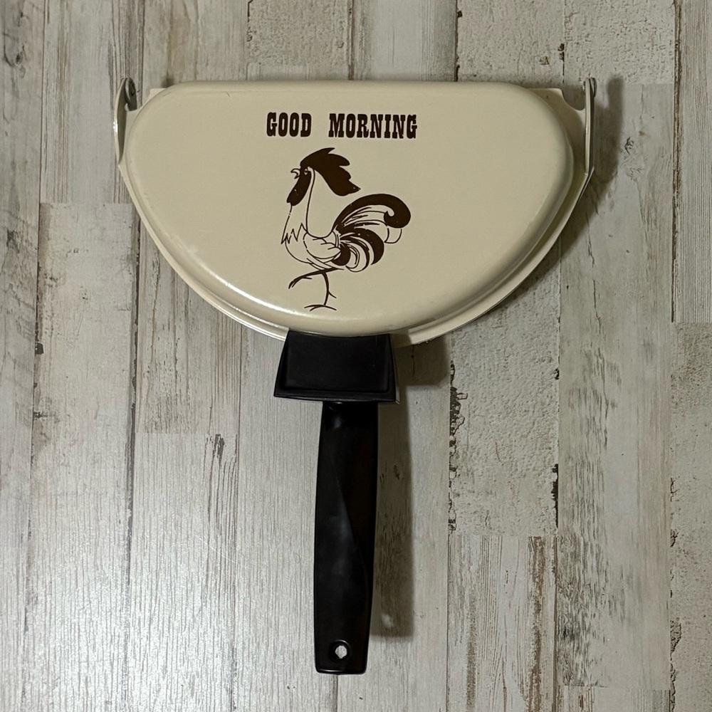 Cream and Black Omelette Pan with Rooster Design